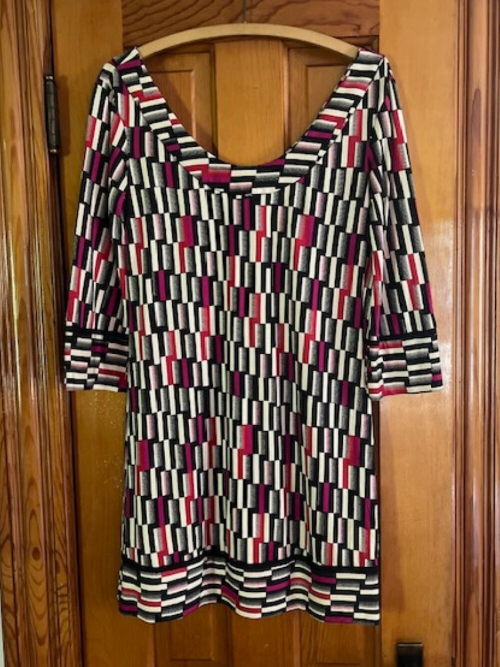 Diane Von Furstenberg  DvF Aggie 100% Silk Jersey Multiple Color Dress Size 6